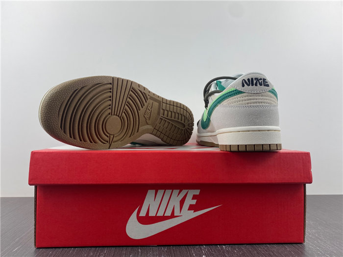 NK Dunk Low SE 85 DO9457-100J