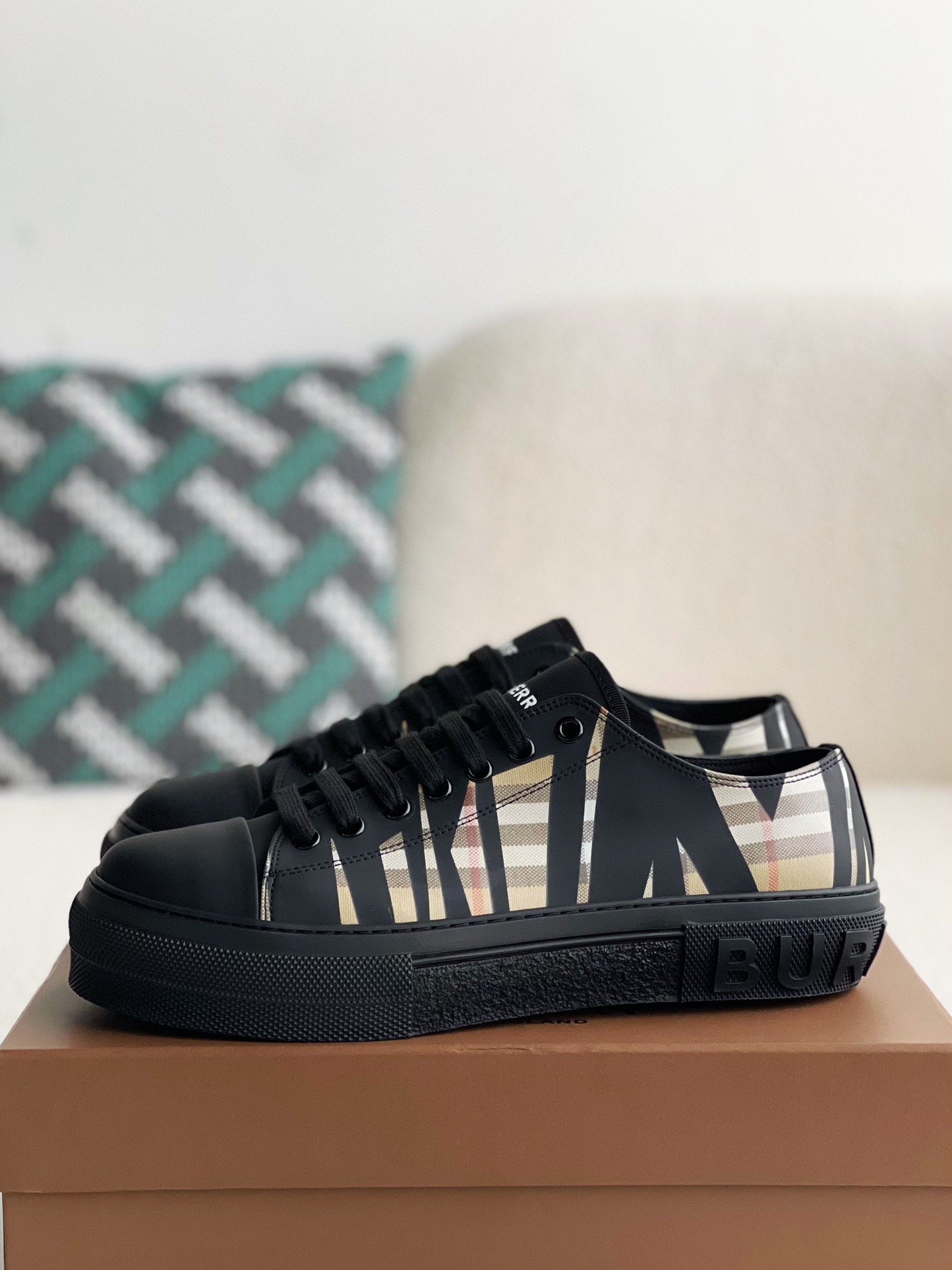 BBR Low cut casual sports shoes
