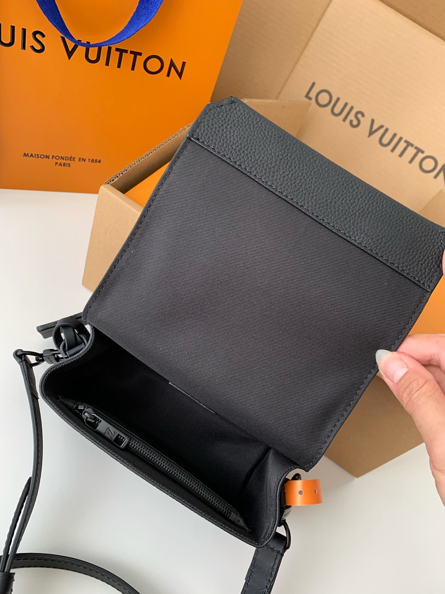 LV FLAP 17.3*12*7cm