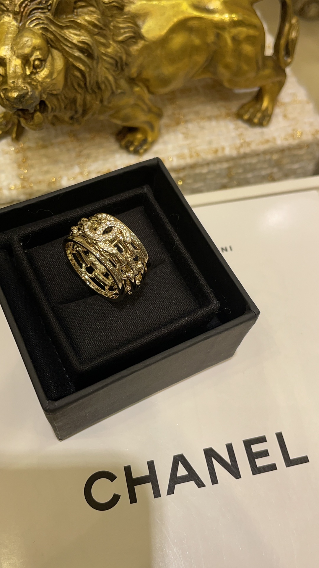 Chanel 25K Hollow Chain Crystal Ring