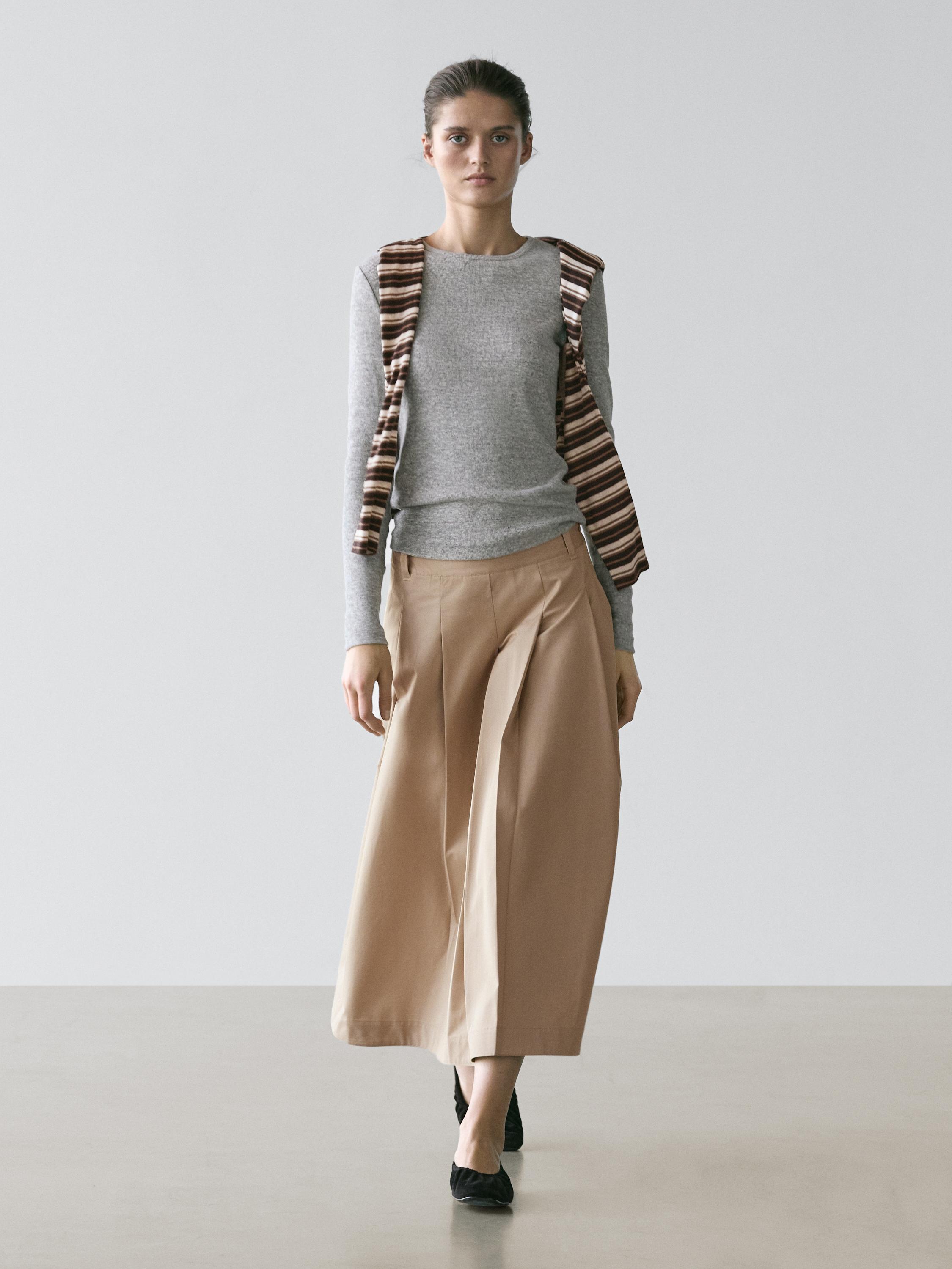 Falda midi detalle tablas