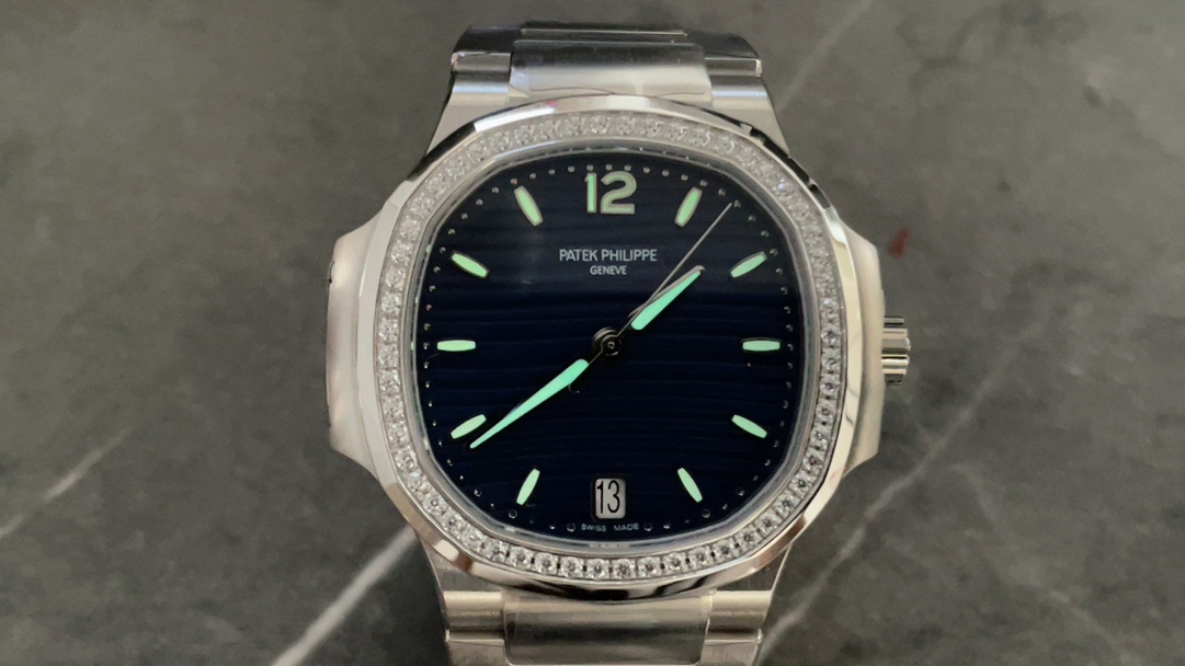 Patek Nautilus 7118 Diamond Replica – Blue Dial Luxury Ladies Nautilus