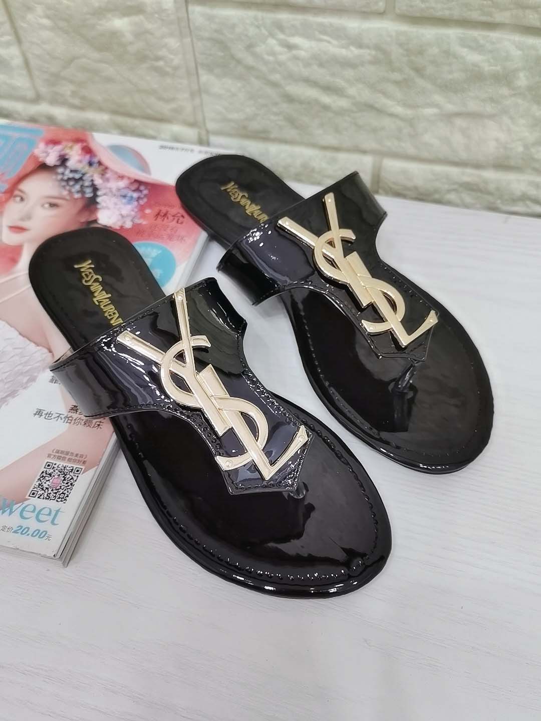Classic Black Slippers LX-872066