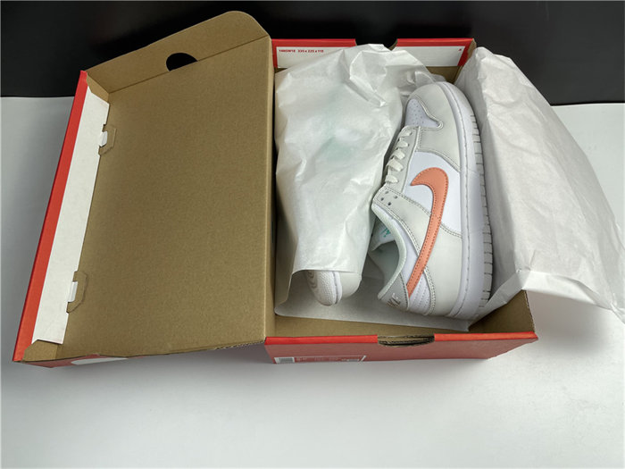 NK Dunk Low Tropical Twist CW1590-101