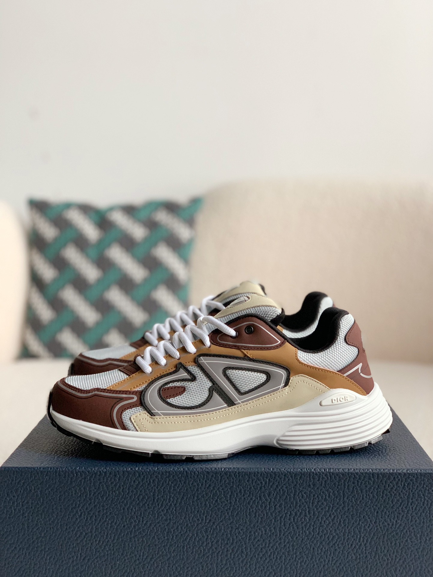 DR b27 sneaker