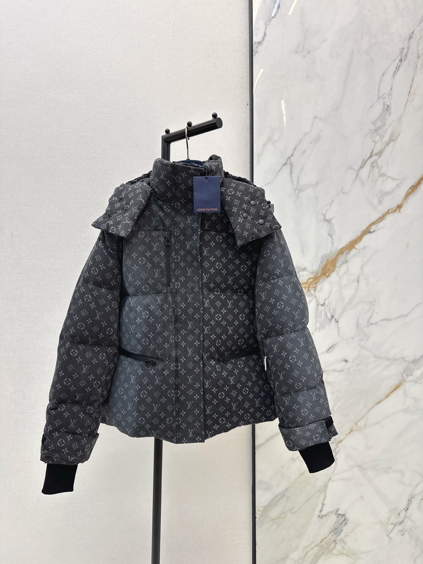 LV Down jacket（Women's style）