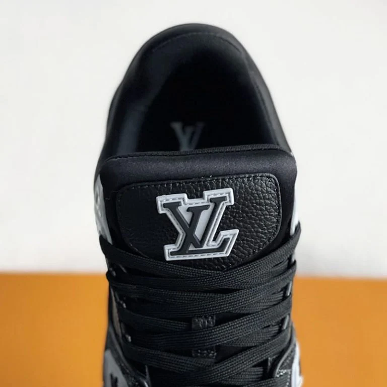 LV  Trainer
