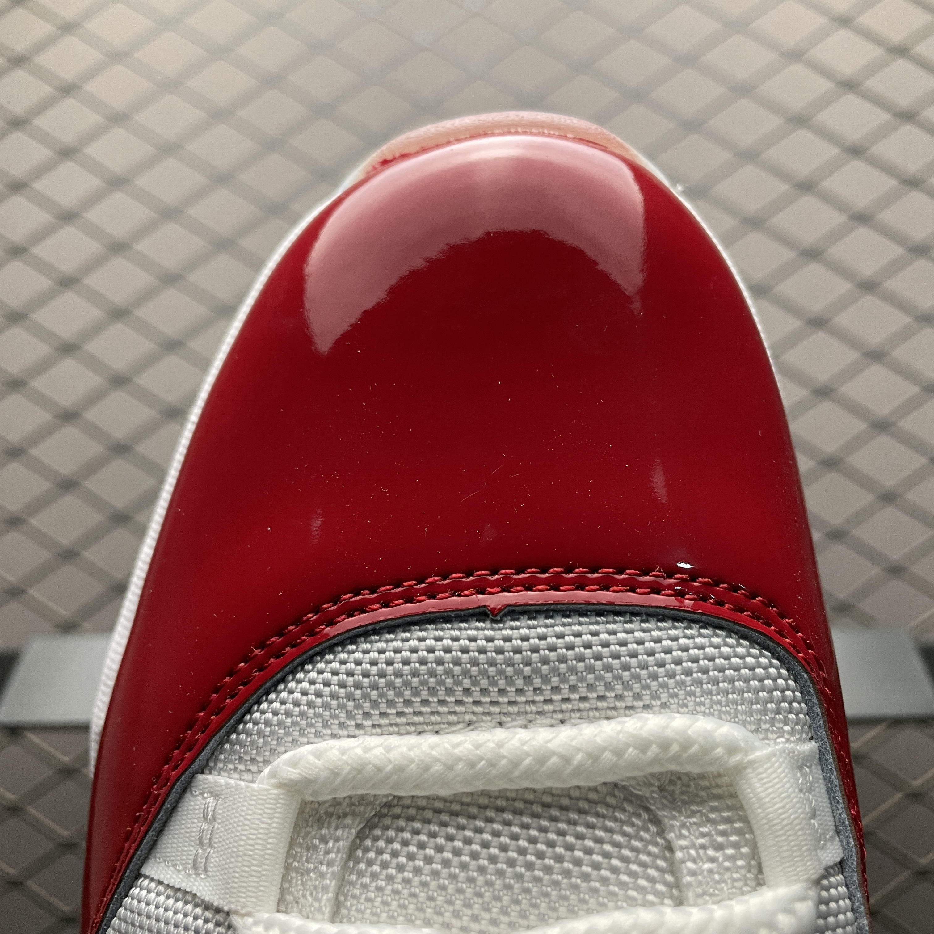 JRD 11  Retro Cherry  CT8012-116
