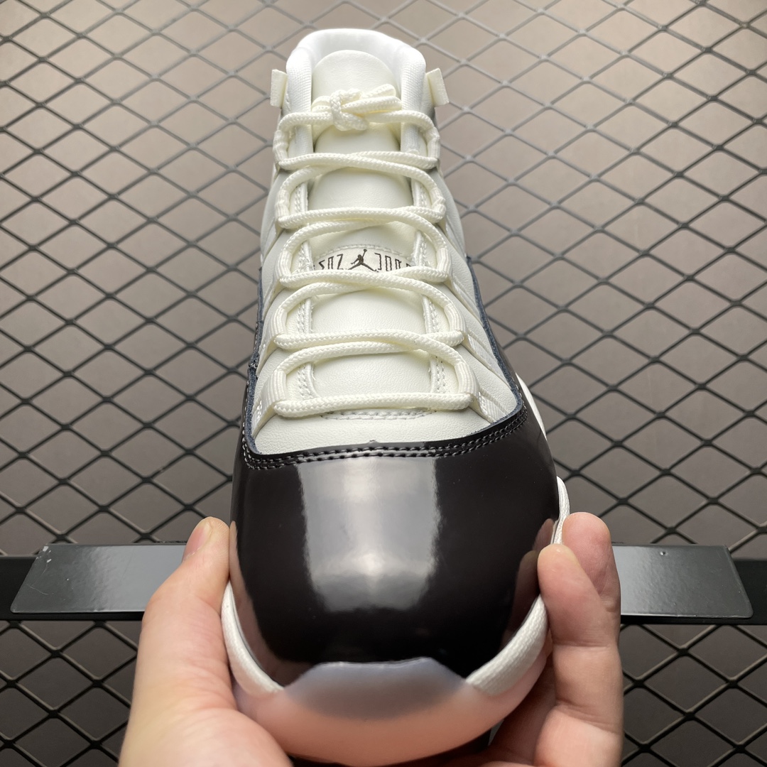Air JRD 11 WMNS “Neapolitan” AR0715-101