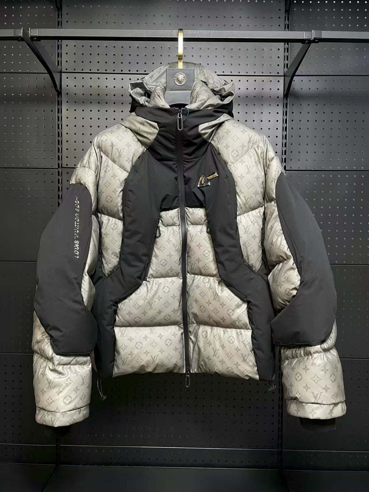 LV LOGO Down Jacket