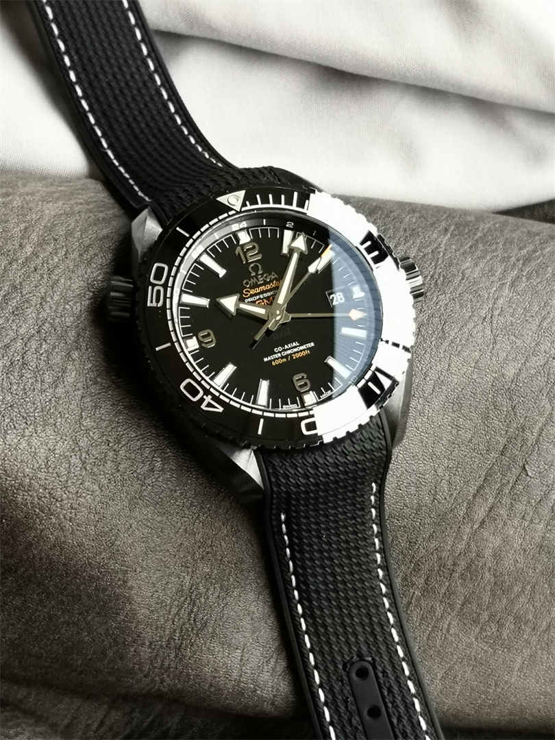 VSF Seamaster 600M Deep Black Replica – 45.5mm Ceramic Diver Watch