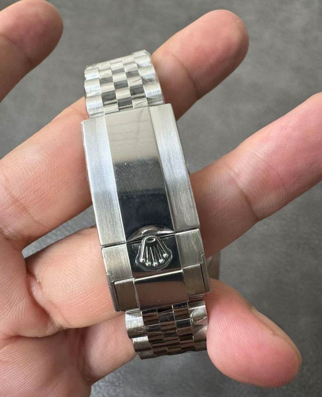 Clean Factory GMT-Master II 126710GRNR – Grey-Black Bezel & Green Hand Super Clone