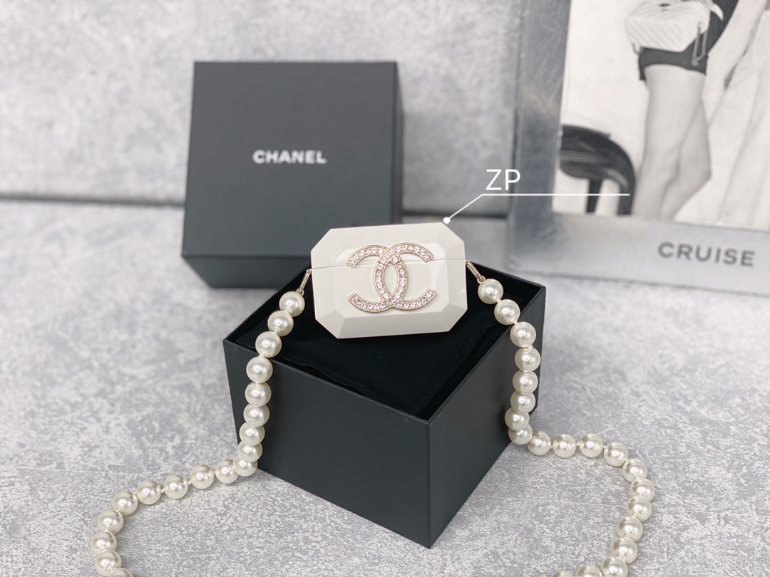 Chanel Pearl Crystal Necklace Airpods Case