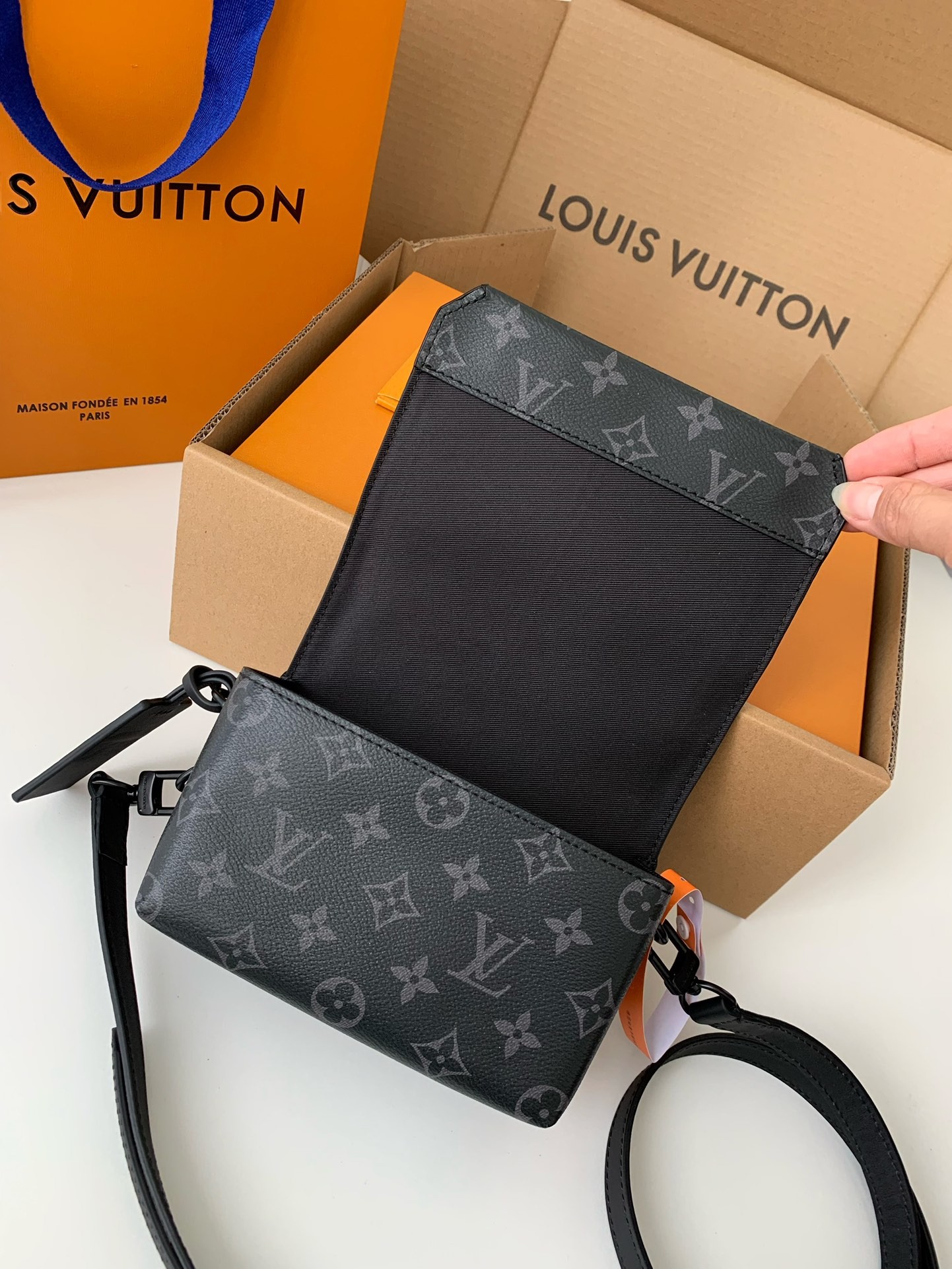 LV FLAP 17.3*12*7cm