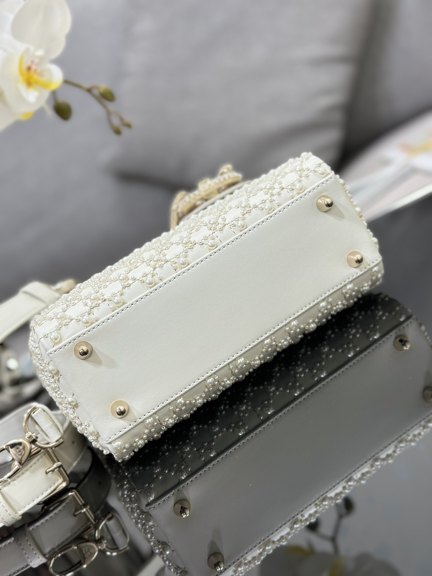 DR Shoulder bag M0538 20x16.5x8cm