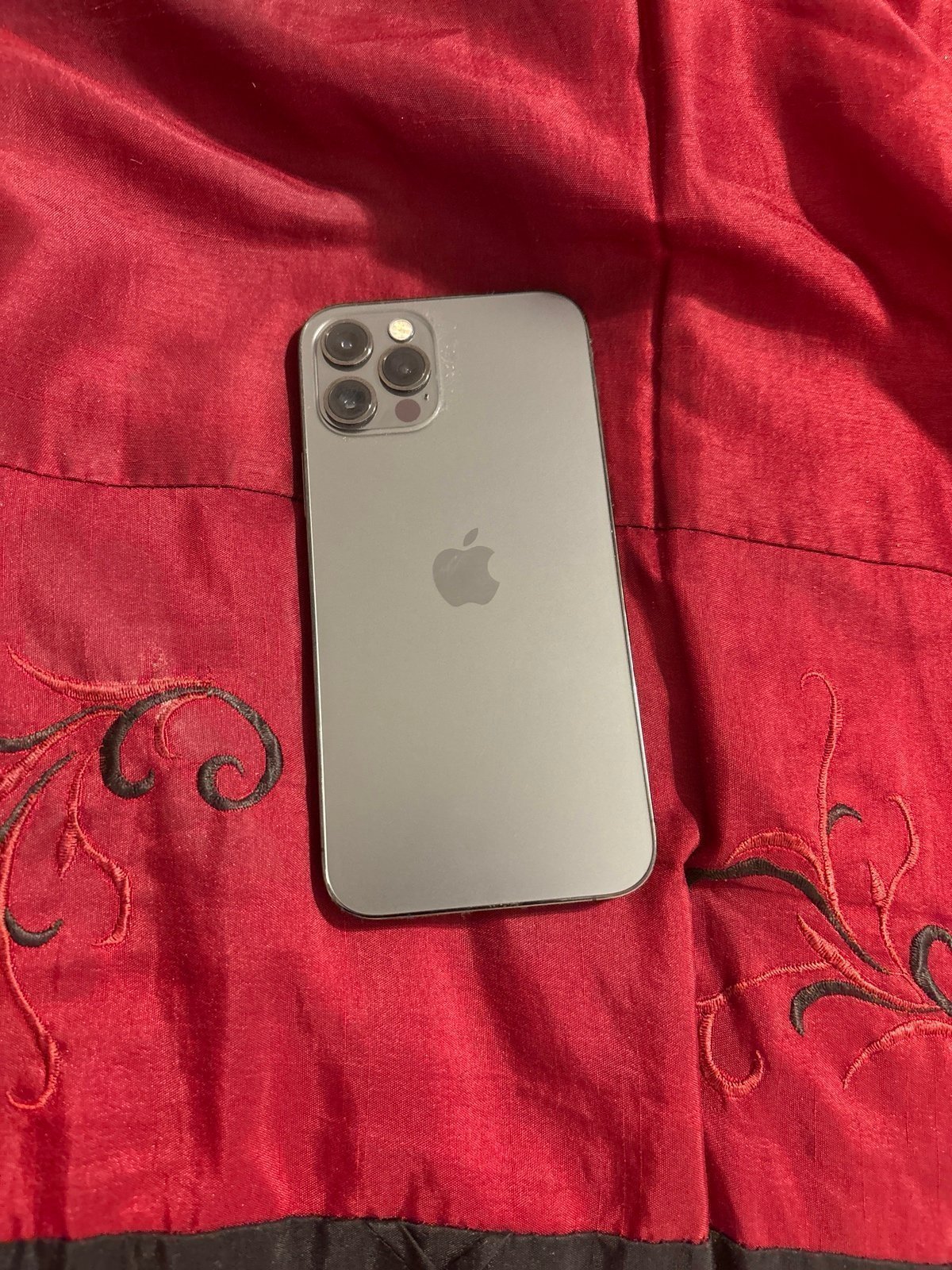 iPhone 12 pro 6V93