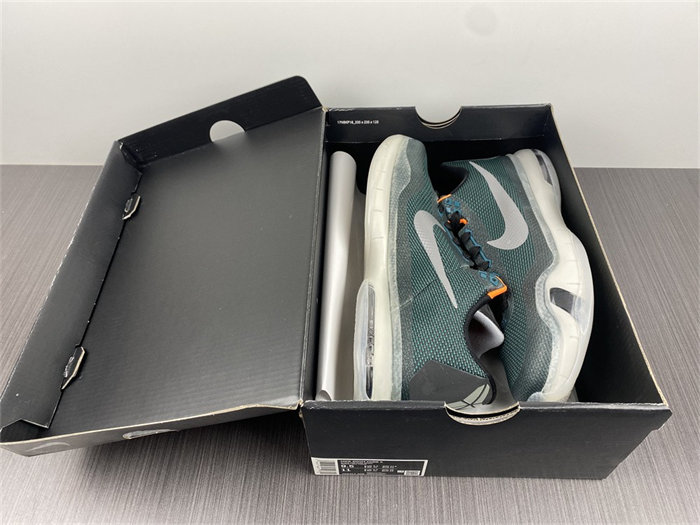 NK Kobe 10 Flight 705317-308