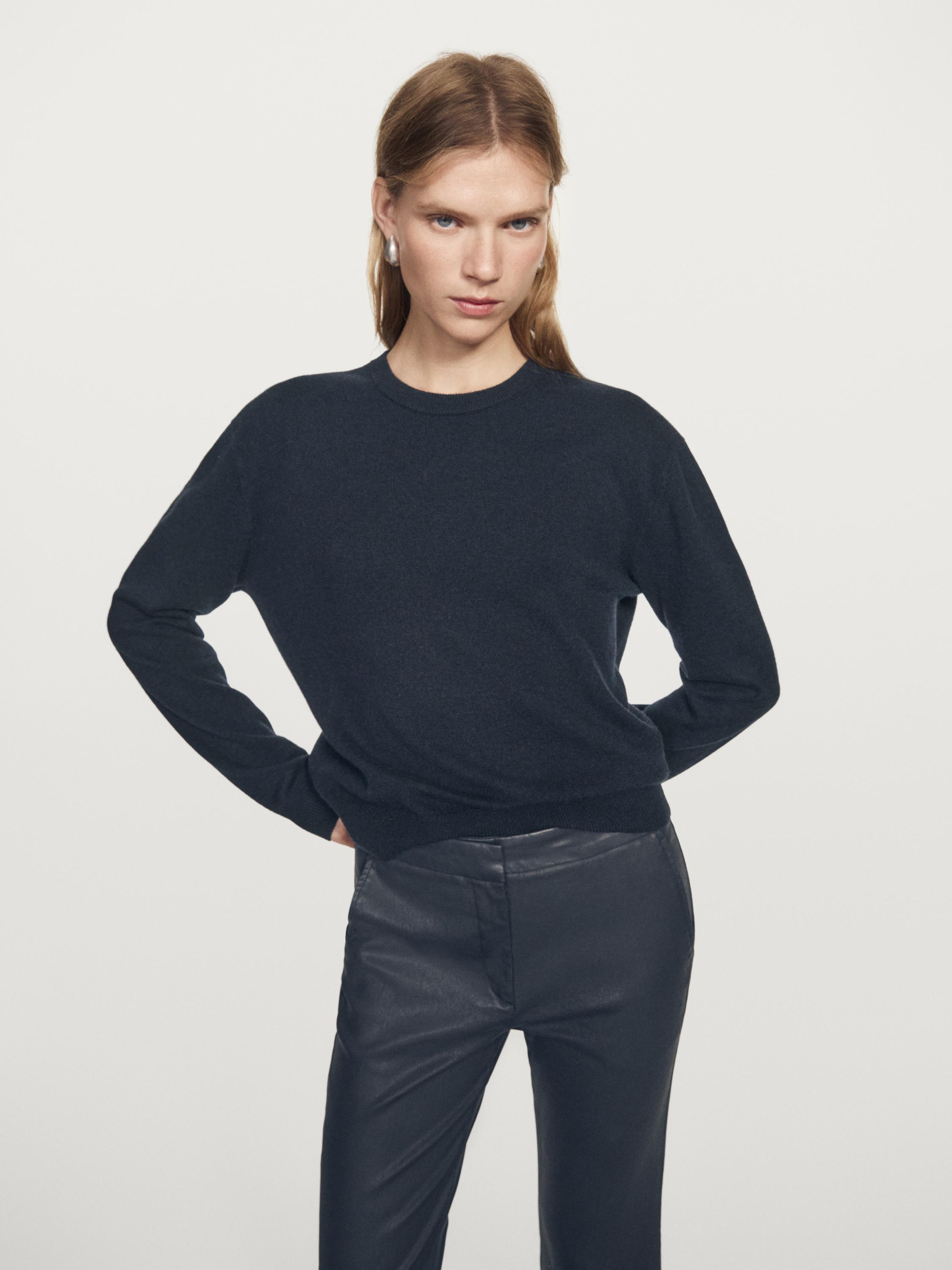 Pantalón flare fit encerado