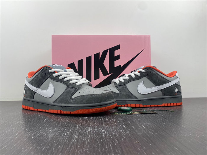NK SB Dunk Low 304292-011