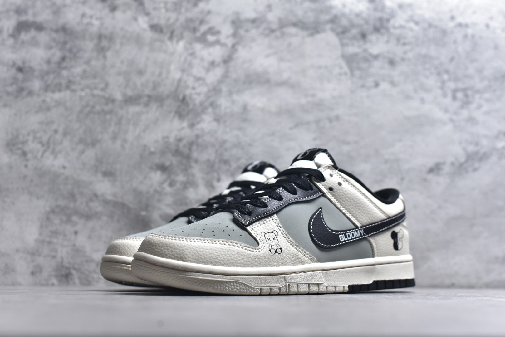 NK SB Dunk Low TX1688-017
