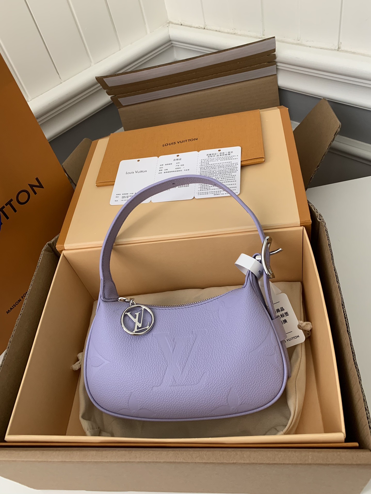 LV 23 MINI MOON  20.5*11*5cm