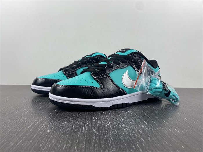 NK SB Dunk Low Diamond Supply Co. Aqua Blue 304292-402