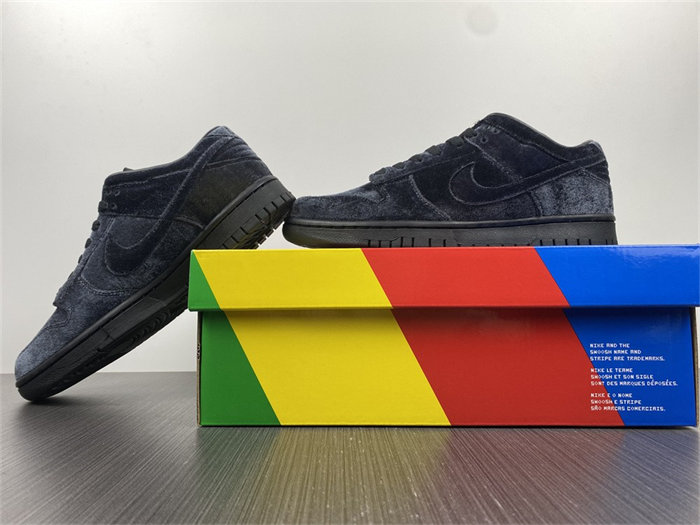 NK Dunk Low Dover Street Market Triple Black Velvet DH2686-002