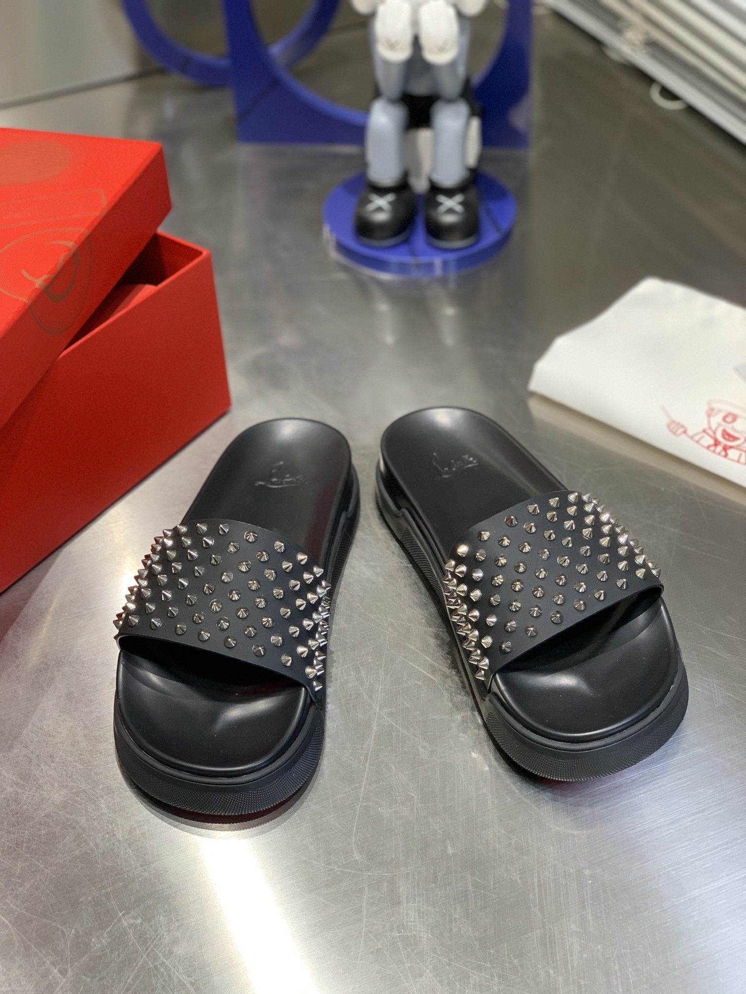 C X L Men's slippers