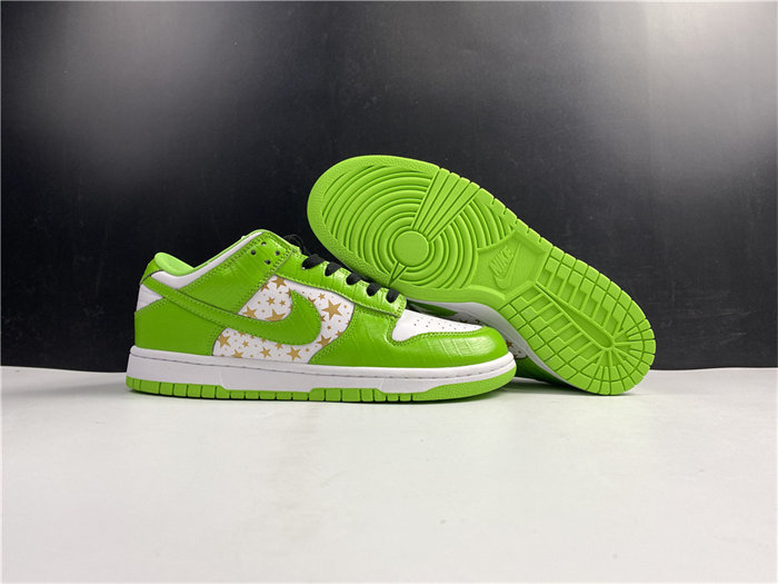 NK SB Dunk Low Supreme Stars Mean Green DH3228-101