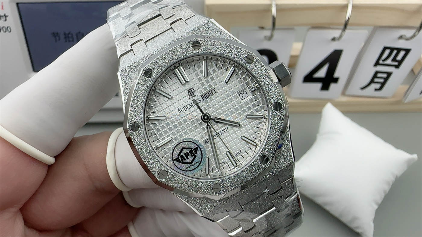AP 15400 Frosted Gold Replica – APS Factory Royal Oak 41mm