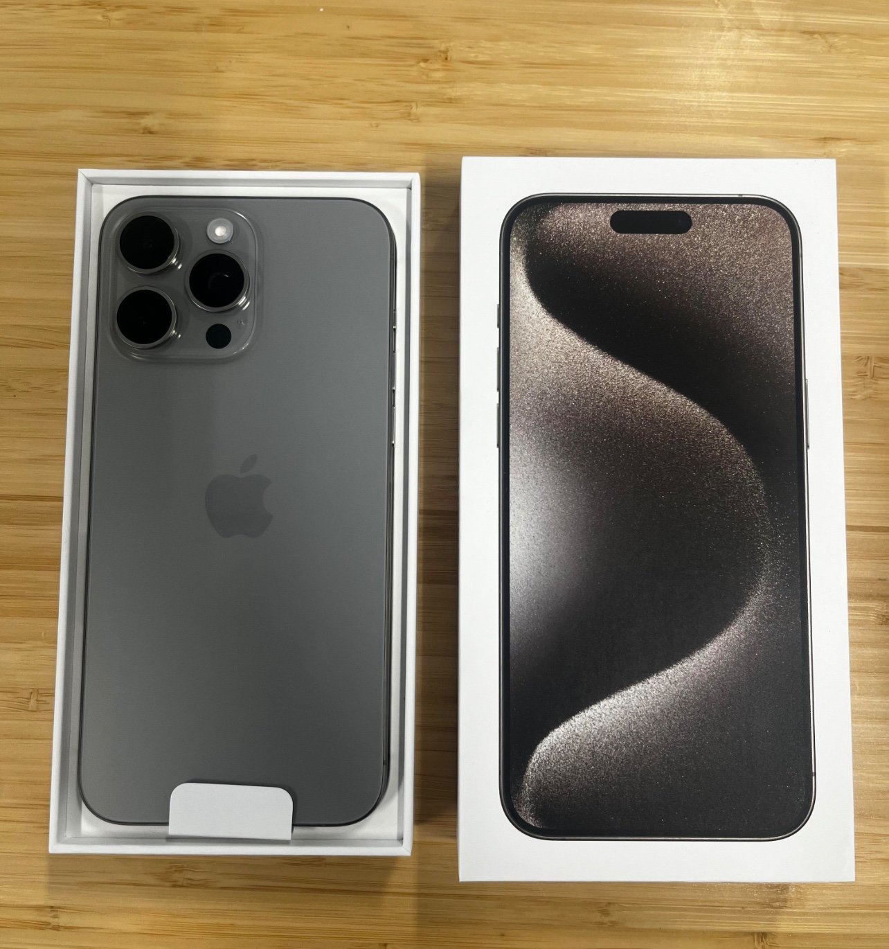 iPhone 15 pro 6J63