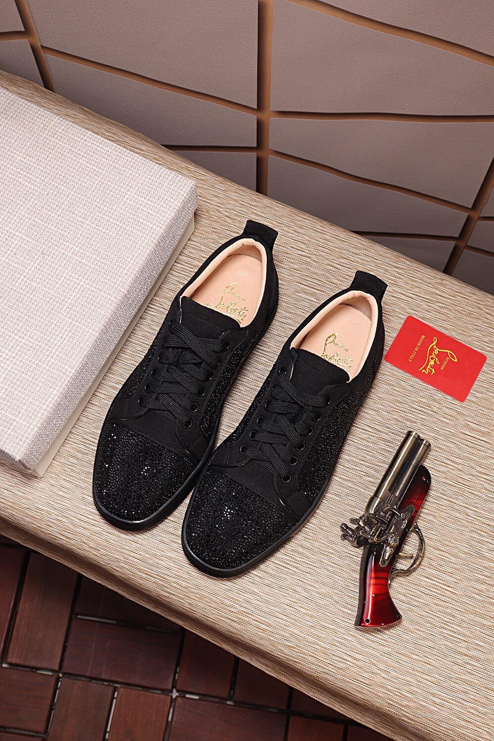 C X L Shoes