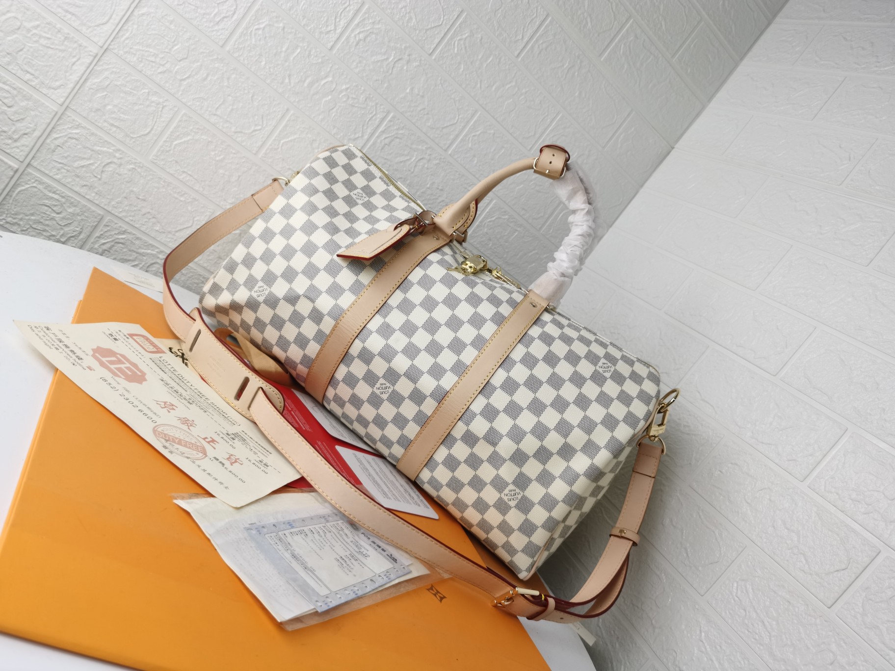 6 colors Travel bag Sizes:17.7×10.6×7.9″ 19.7×11.4×8.7″ 21.7×12.2×9.4″ BB-918000632