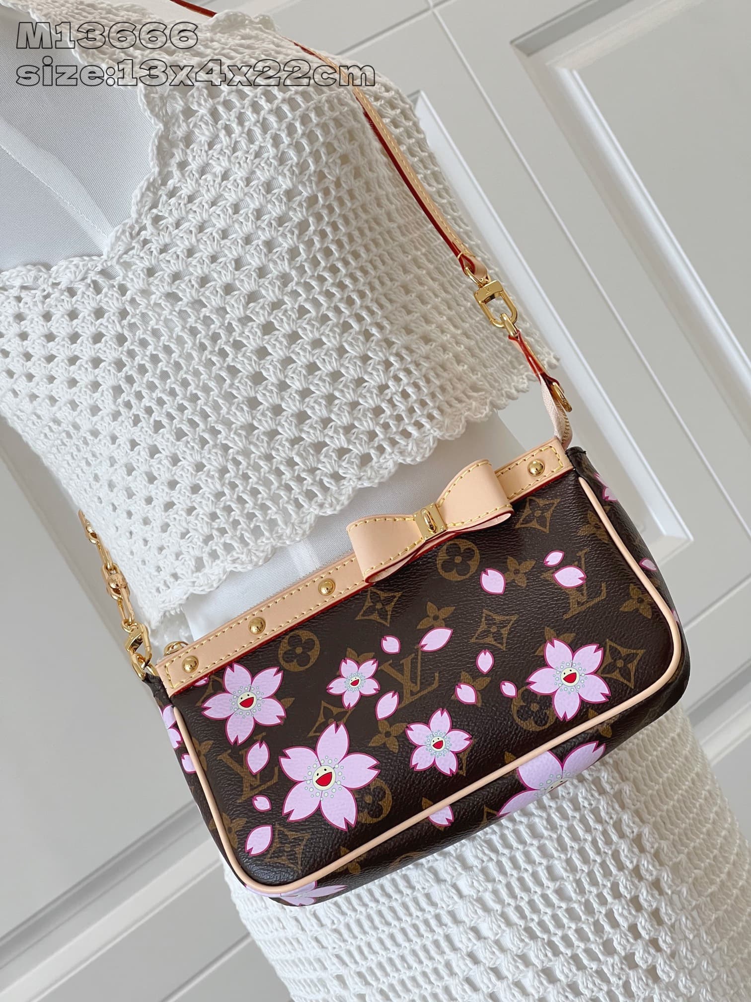 【Louis Vuitton】Takashi Murakami Collaboration ◆ Cute Cherry Blossom Shoulder Bag M13666