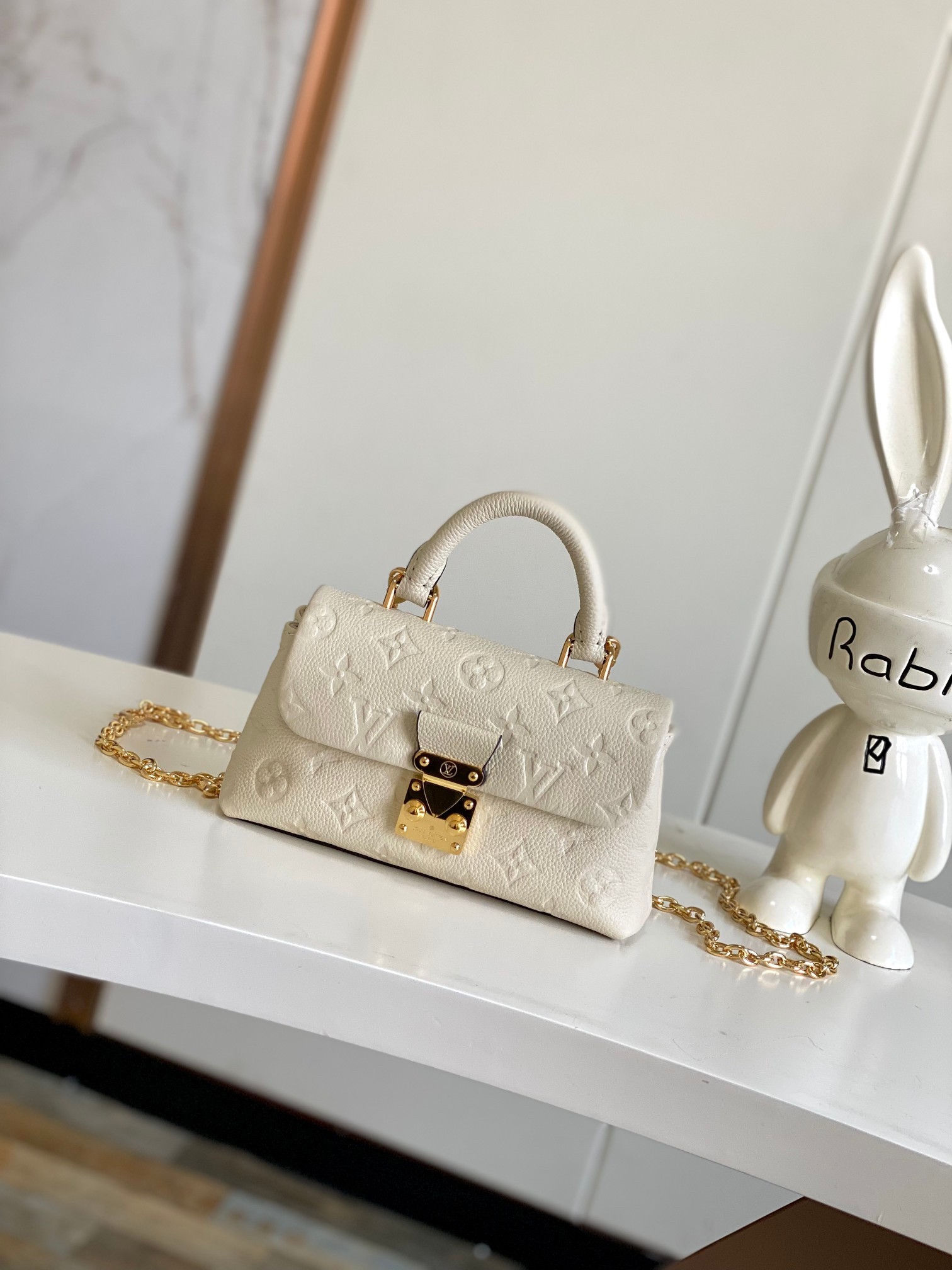 LV NANO MADELEINE 12.5x6x21cm（Multiple colors）