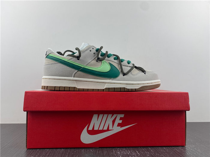 NK Dunk Low SE 85 DO9457-100J