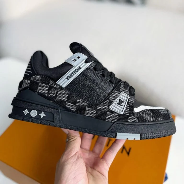 LV  Trainer