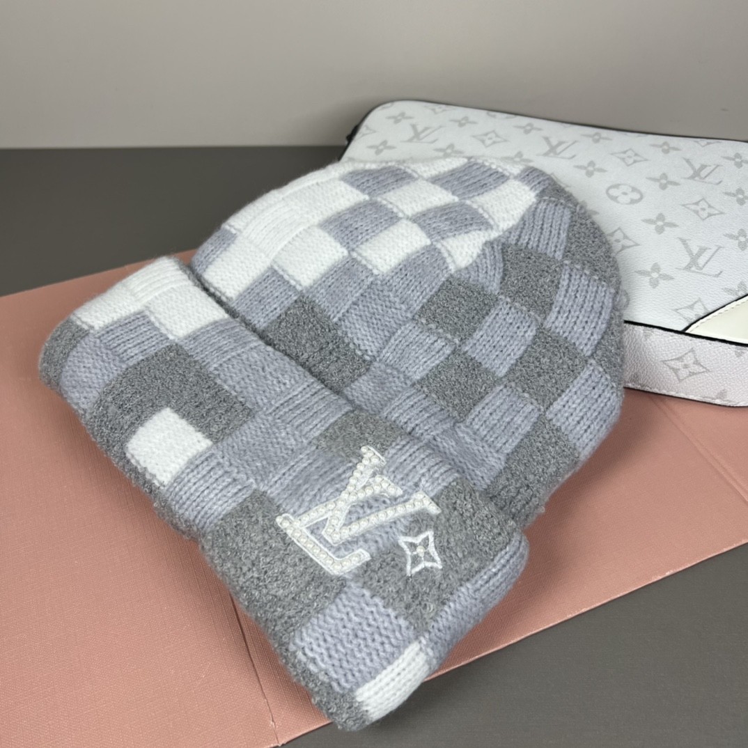 LV Double-sided beanies
