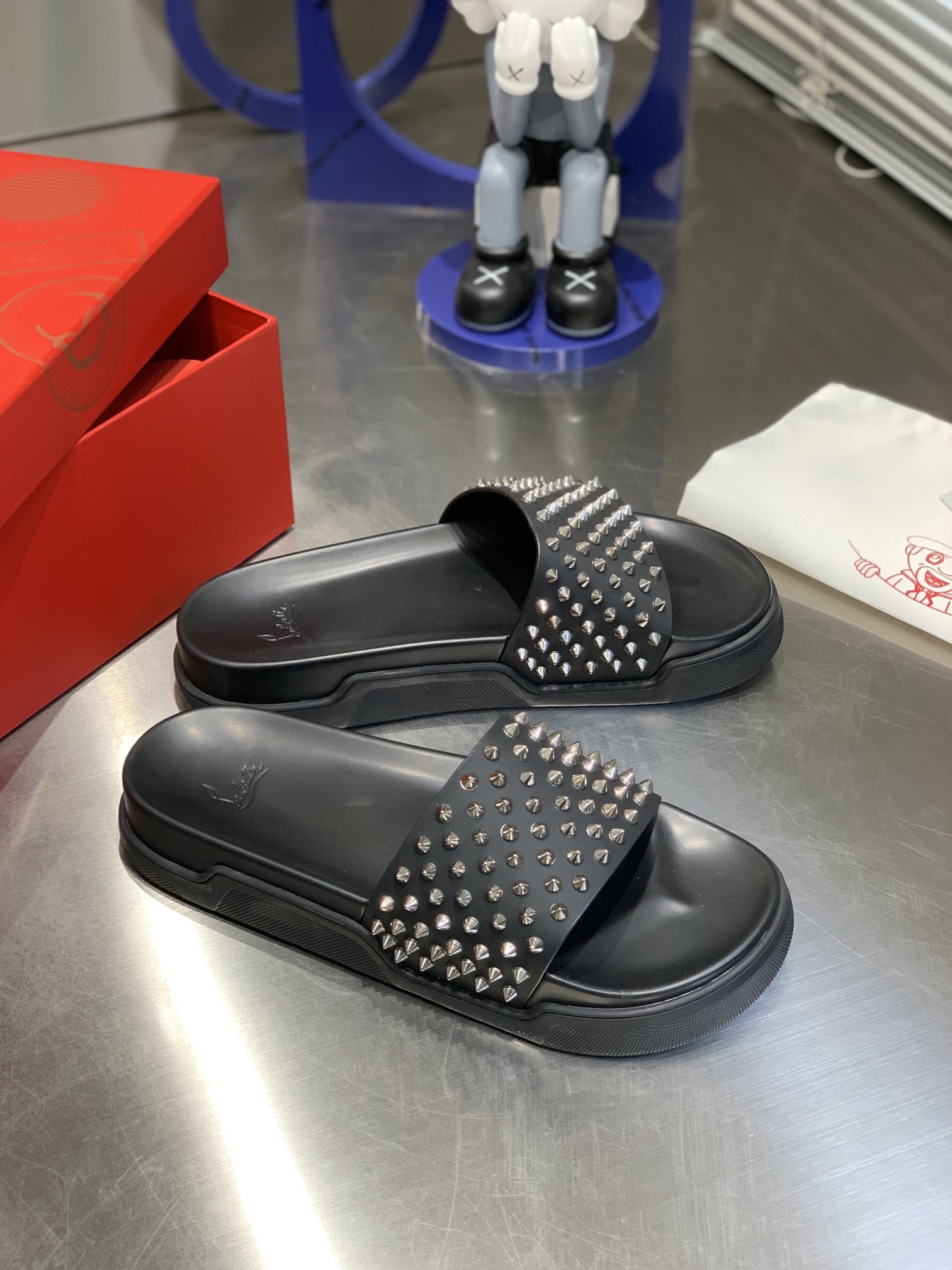 C X L Men's slippers