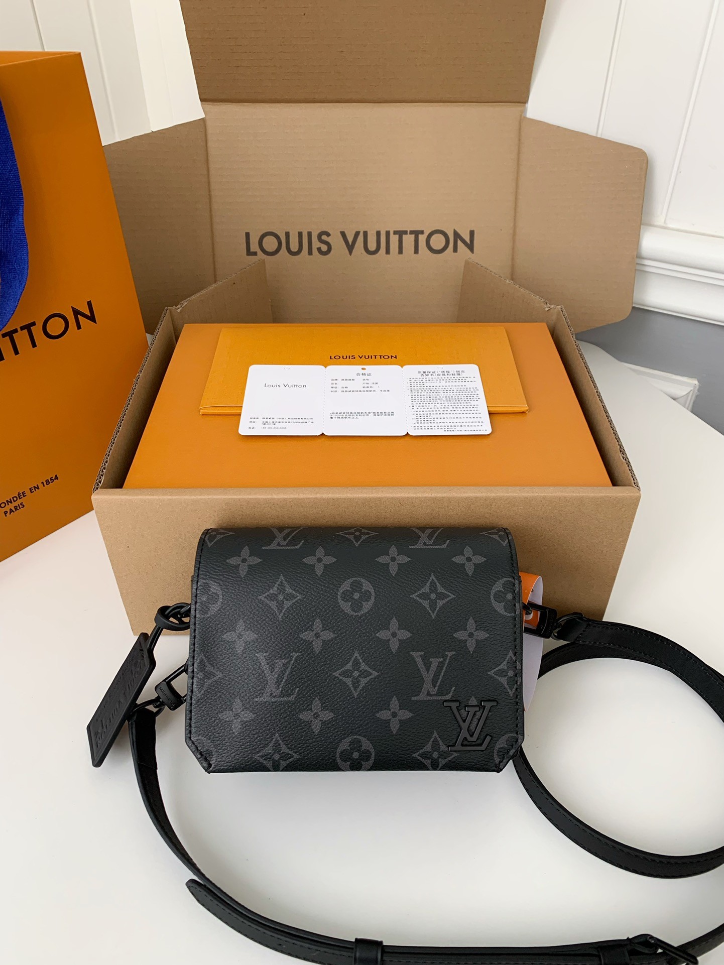 LV FLAP 17.3*12*7cm