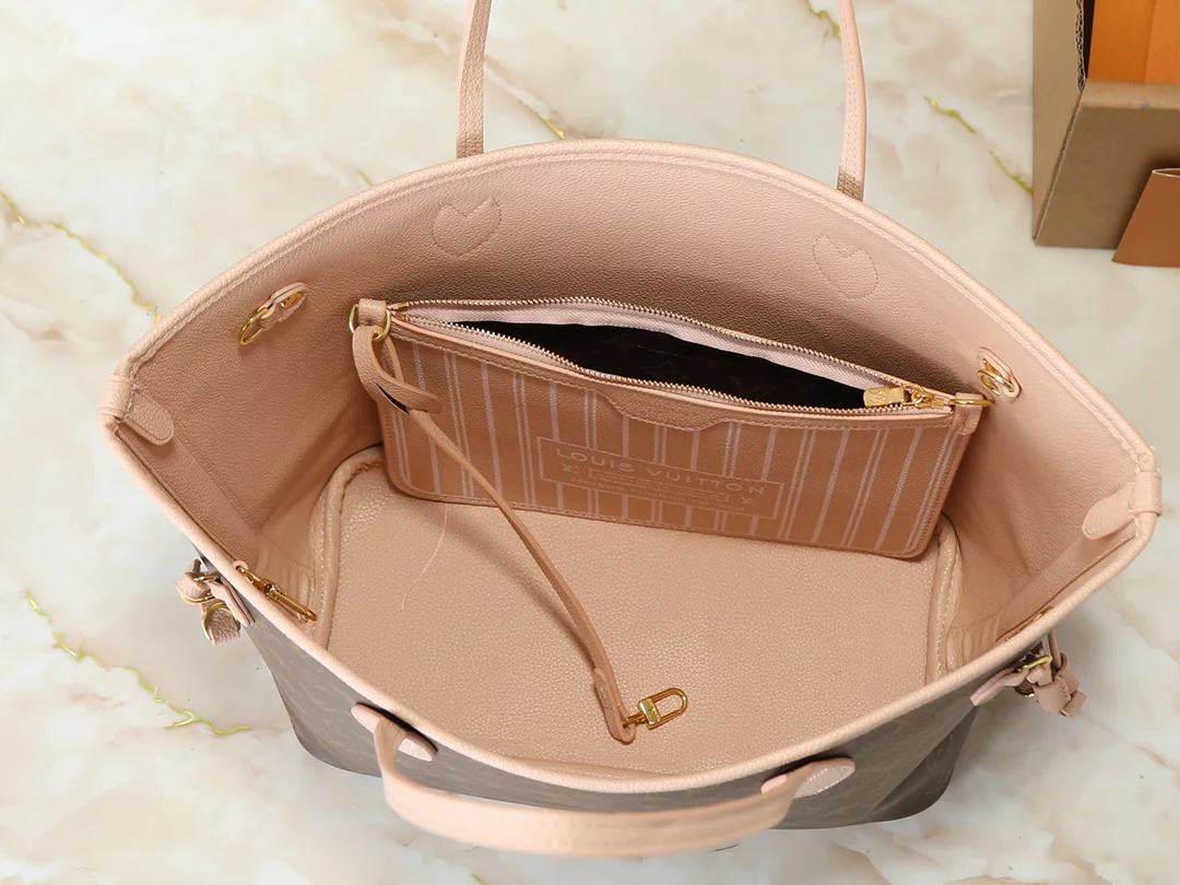Genuine leather Big:12.2″x11.0″x5.5″ Small:9.8″x6.3″x3.9″ Woman’s Handbag with a small pocket BB-921946