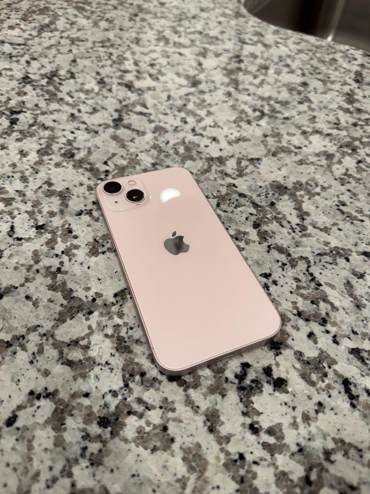 iPhone 13 6P17