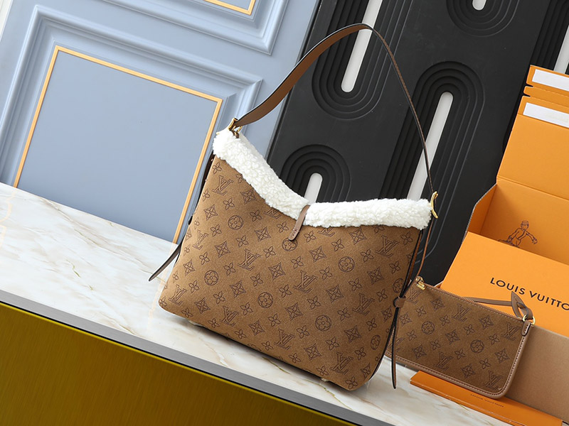 4Colors 11.4″x9.4″x4.7″ Leather magnetic snap Totebag with small pocket Adjustable Strap BB-921458