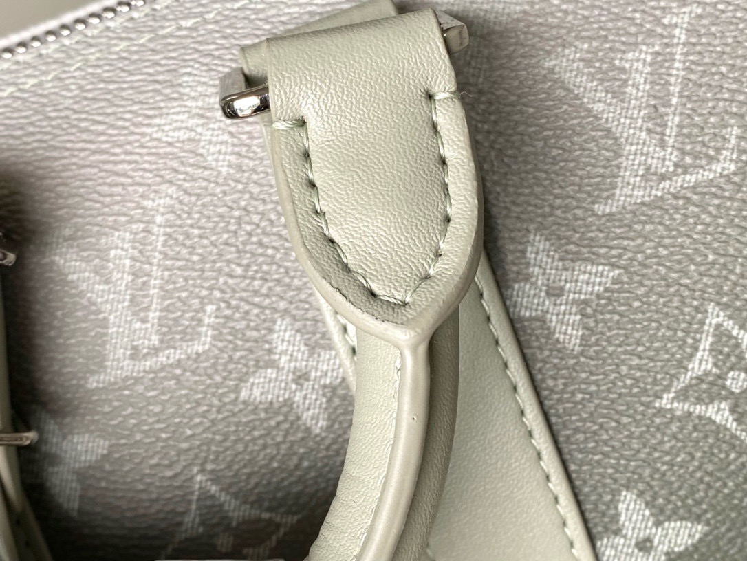 LV M11591 26ss Keepal Bandouliere 25*15*11cm
