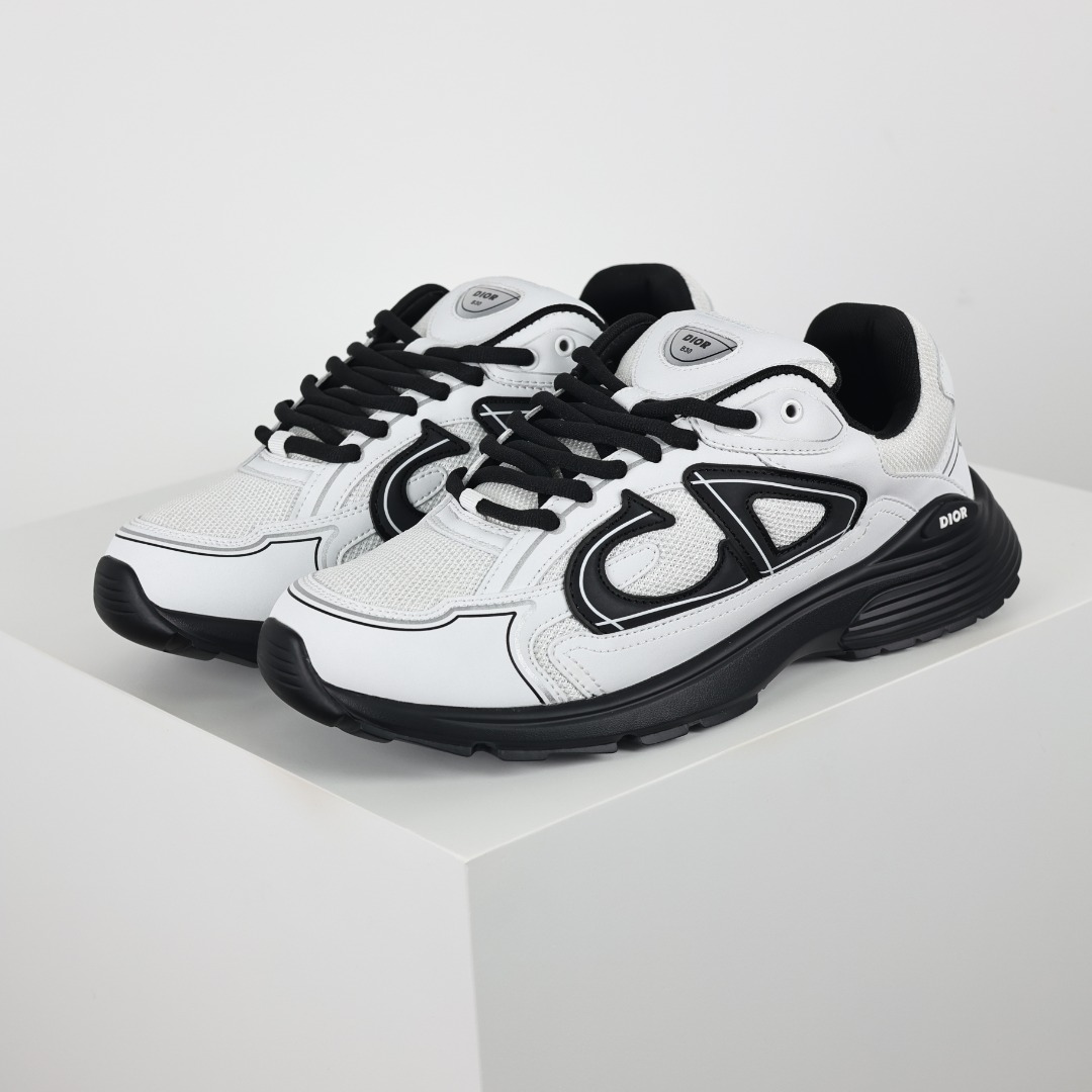 DR B30 Sneakers