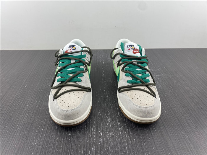NK Dunk Low SE 85 DO9457-100J