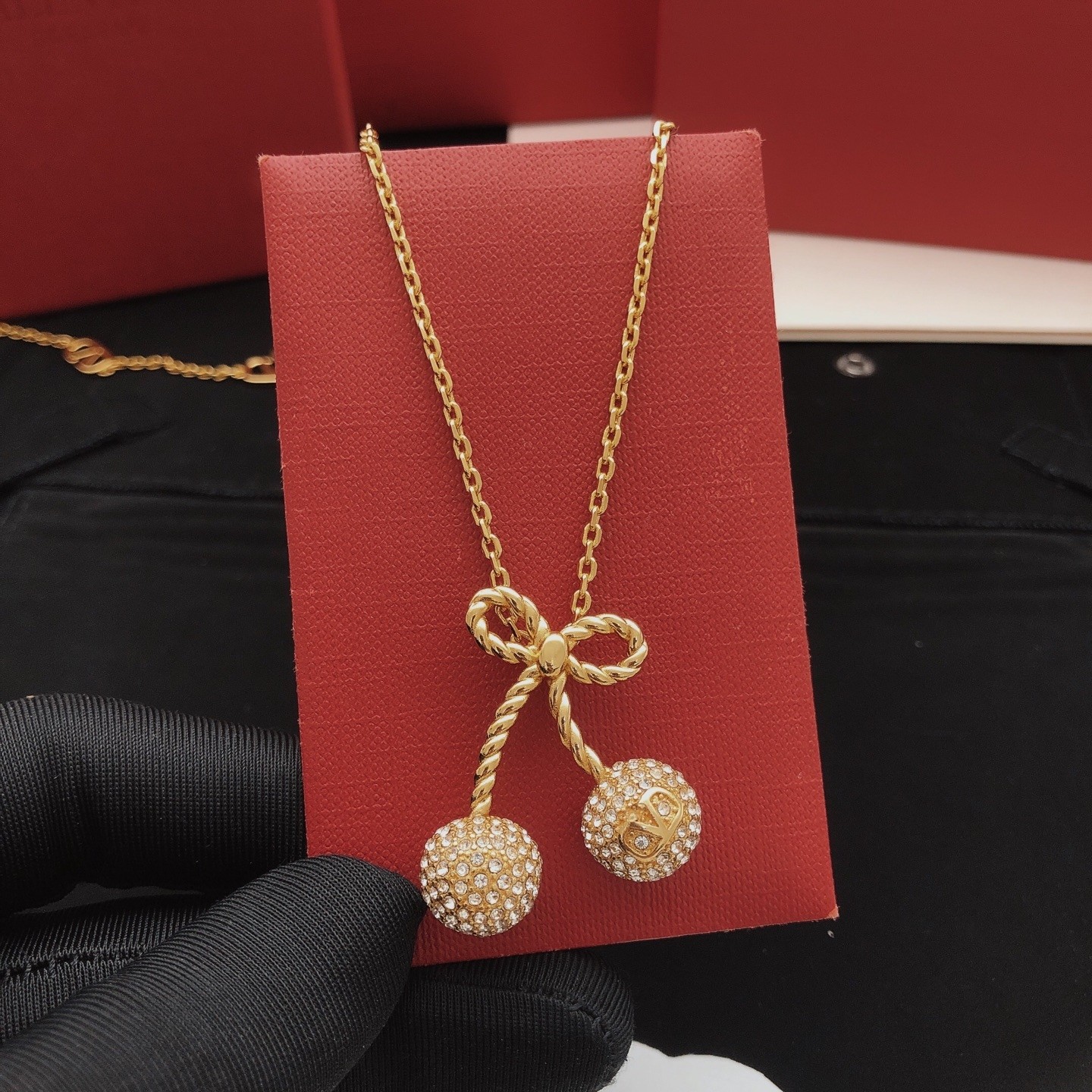 VLTN Necklace