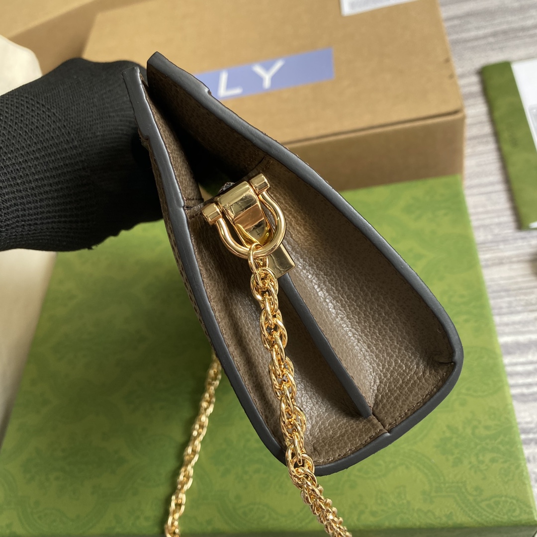 Small Woman’s Handbag 7.5″x5.5″x2.4″ BB-9190030