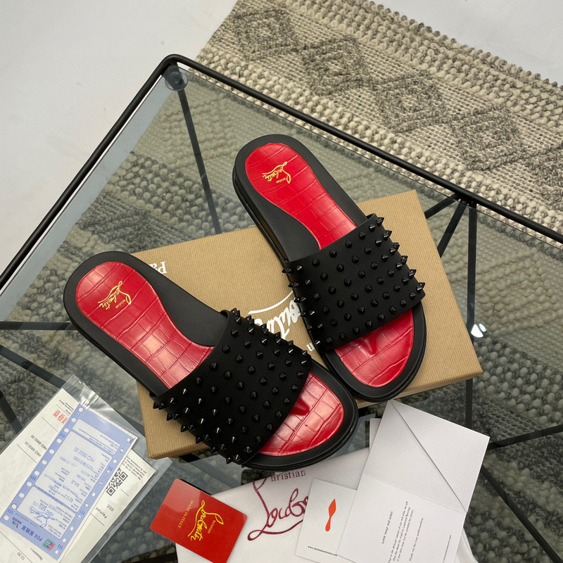 C X L Men's slippers
