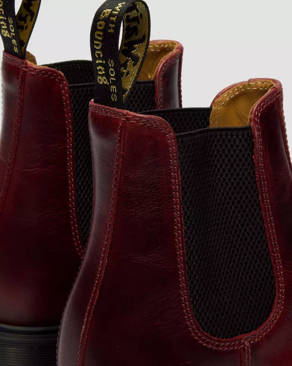 2976 Classic Calf Leather Chelsea Boots